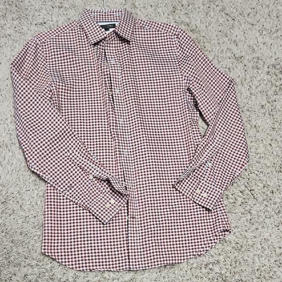 Banana Republic Tailored Slim Fit Red and White Checkered Shirt - Picture 3 of 6